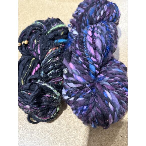 5 Skein Lot Handspun Yarn Mix The Scarlet Wood, Vamp’s Glam, Etc Mixed Fibers - Picture 5 of 5